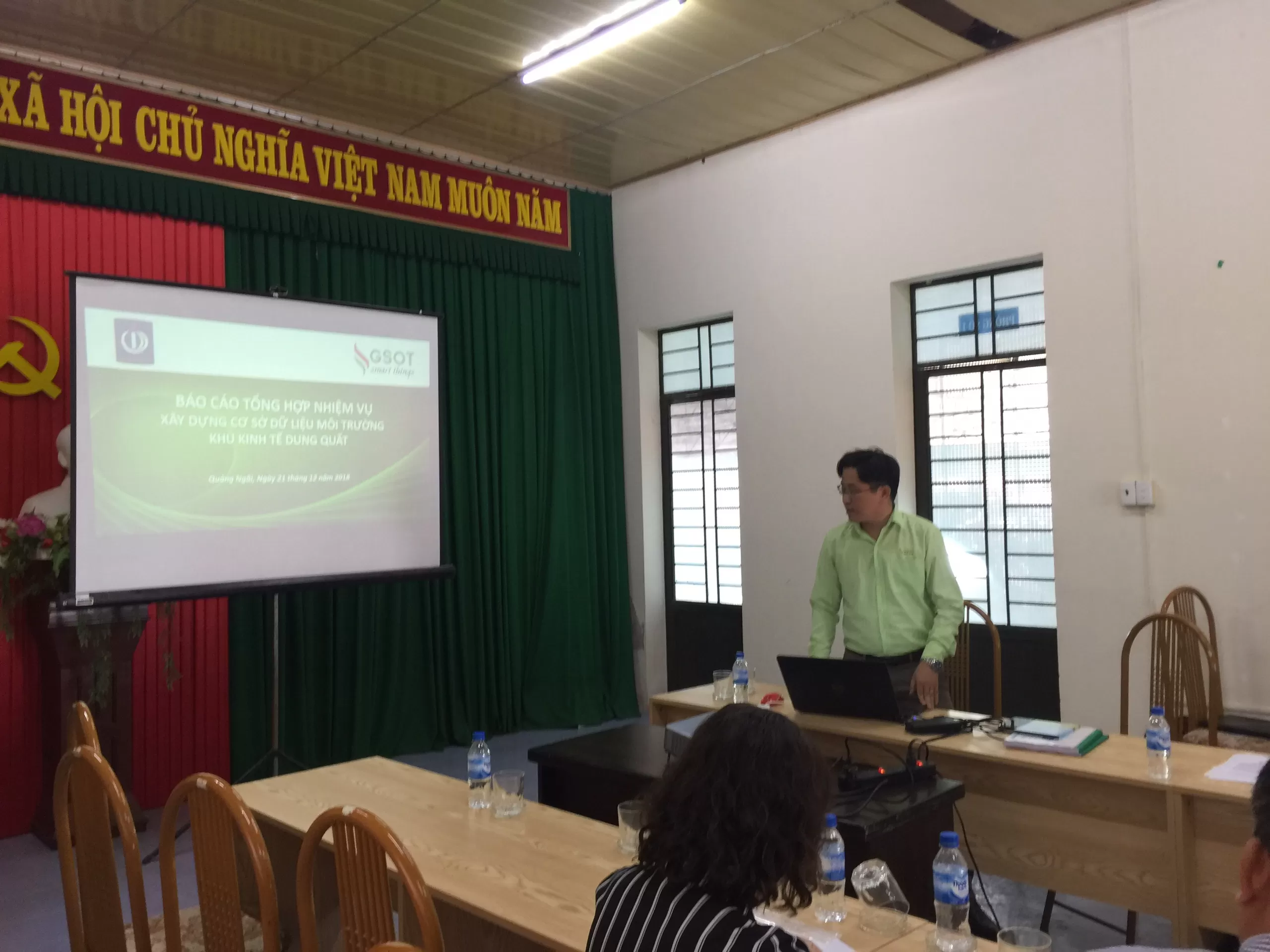 Ông Cao Duy Trường - Tổng giám đốc công ty, giới thiệu về phần mềm môi trường